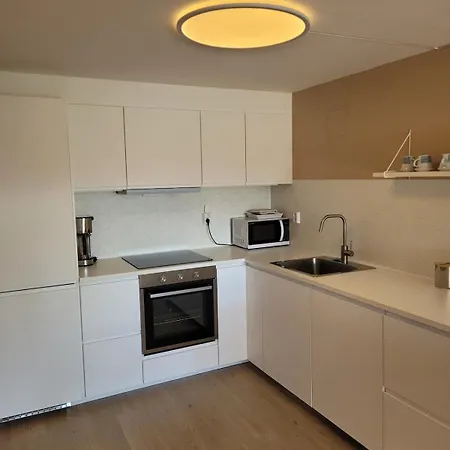 Apartment Cozy Apartment, Free Parking *